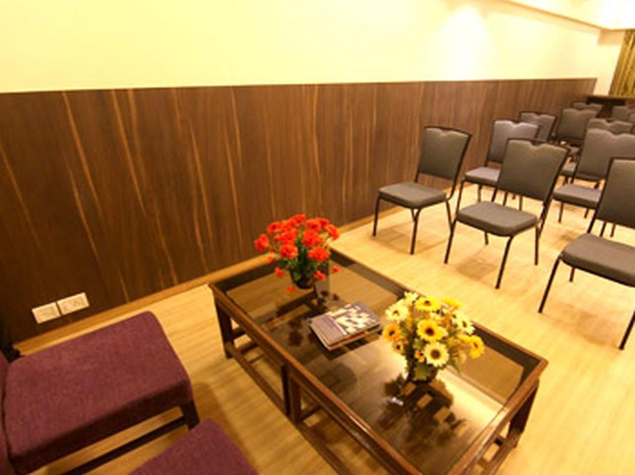 Hotel Executive Inn Taloje Budrukh Esterno foto